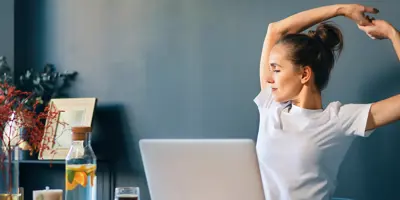 So bleibst du auch am Schreibtisch im Home-Office fit und gesund